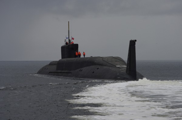 Подводный крейсер «Юрий Долгорукий» уходит на испытания в Белое море